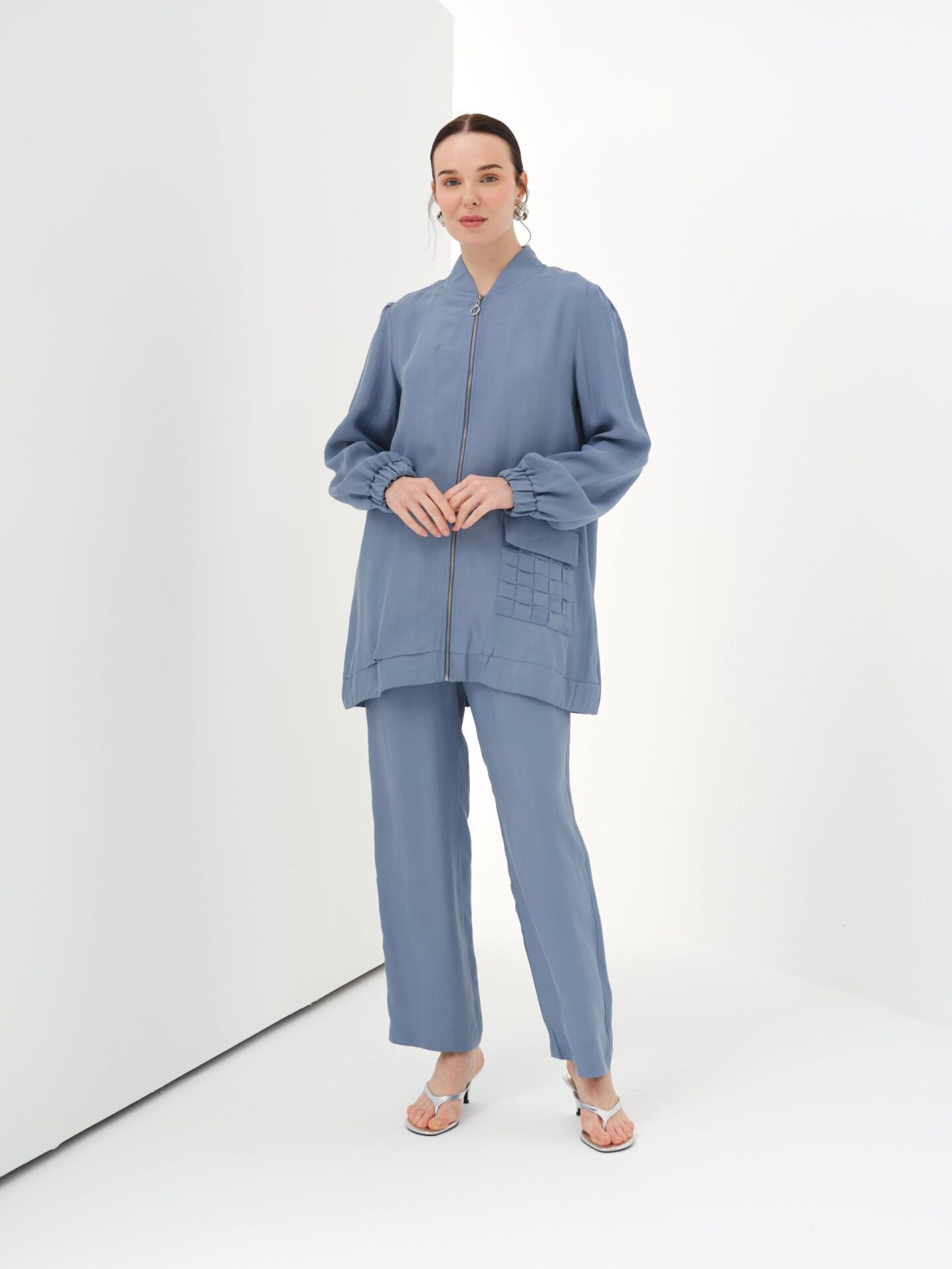 N'Prive  Sırt Detaylı İpek Cupra Takım