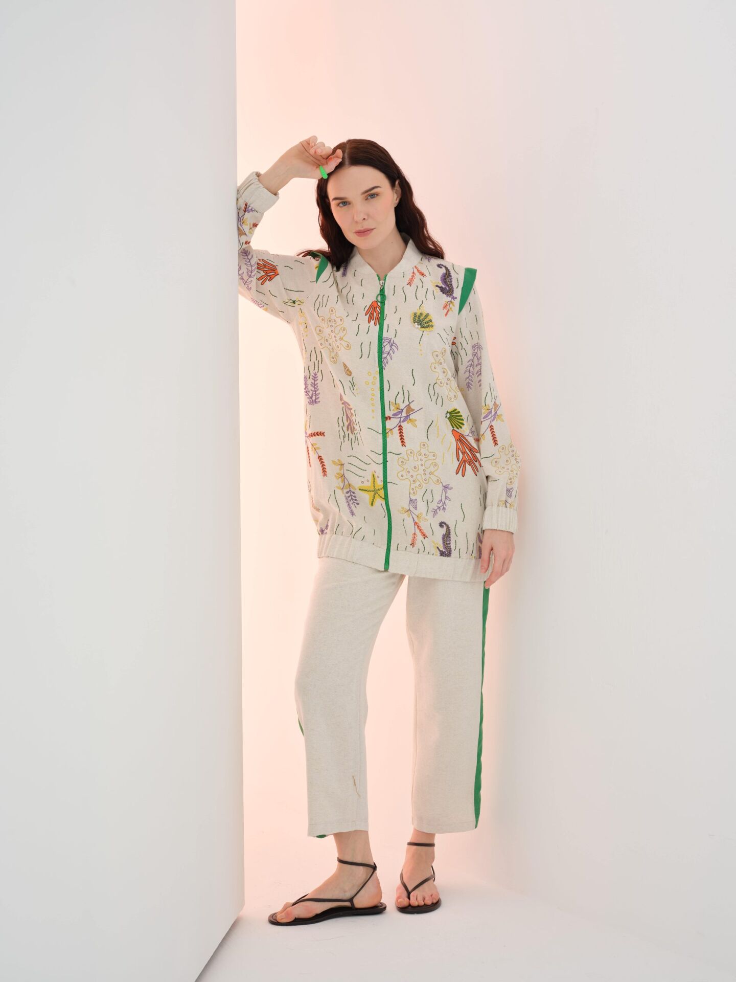 N'Prive Baskılı Broş Detaylı Keten Takım