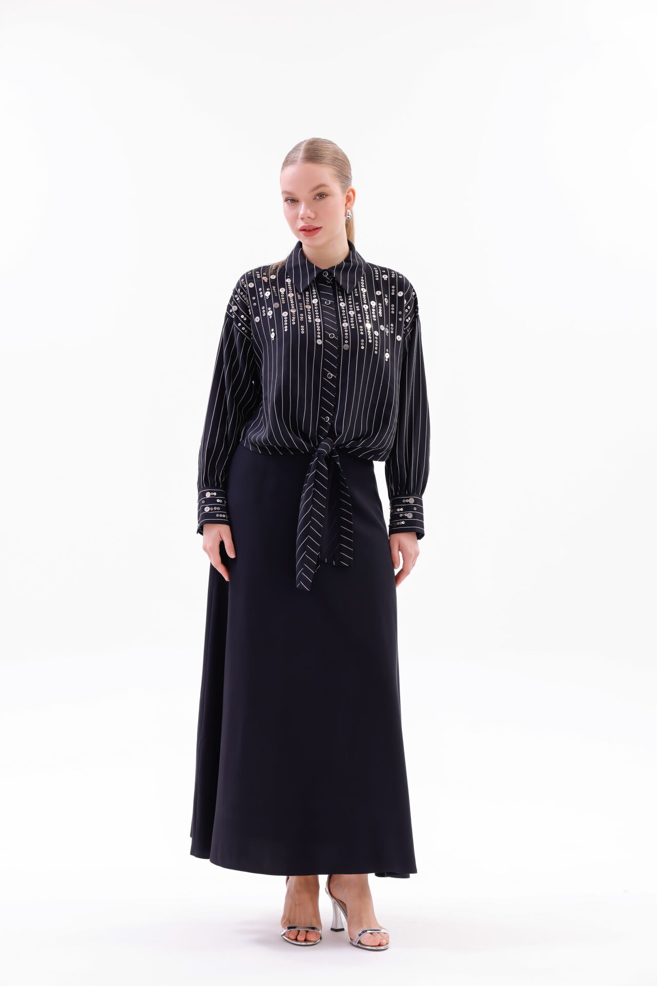 N'Prive Önü Pul İşleme Detay Etekli Takım